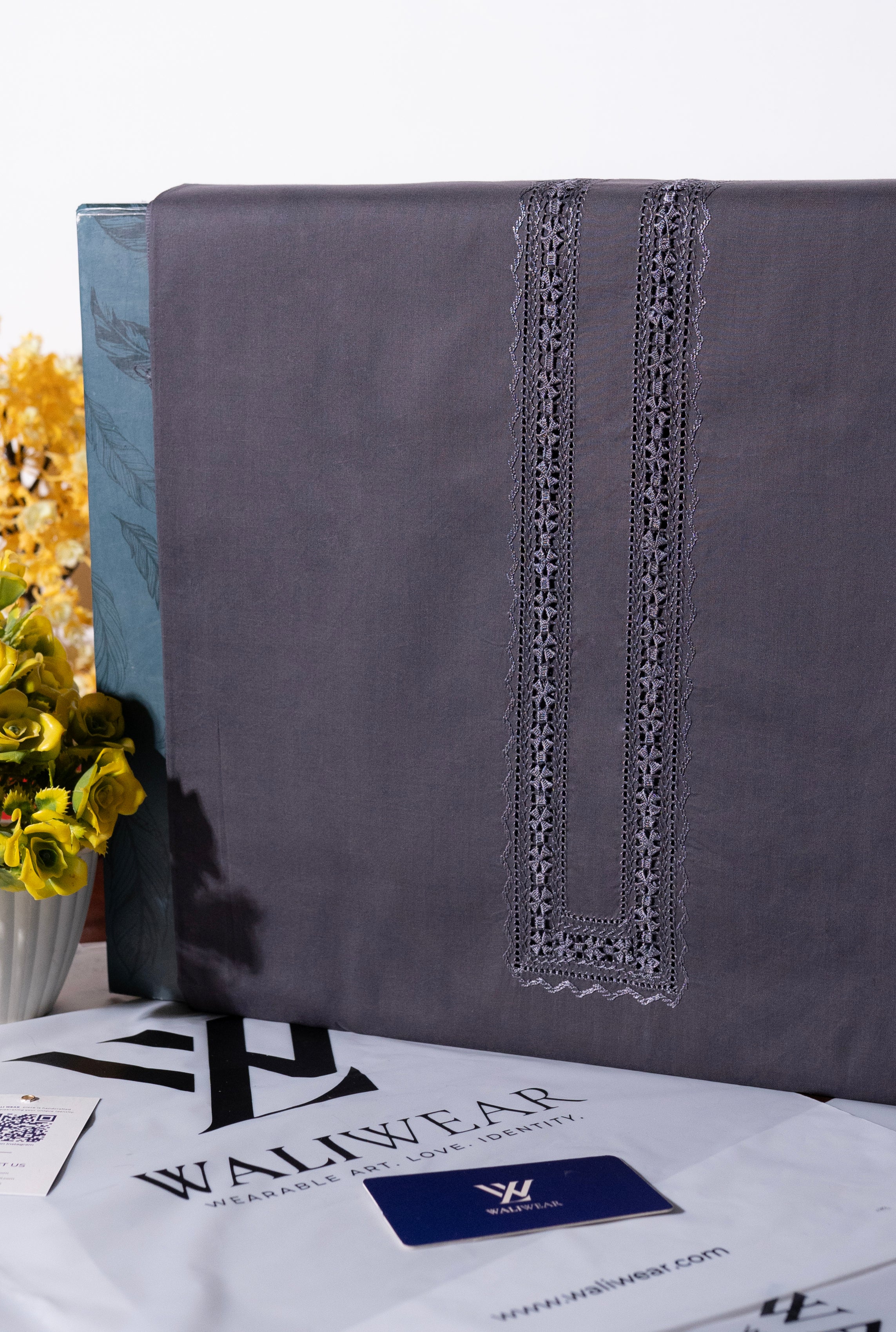 Sehr - Charcoal Grey